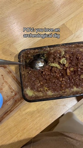 This is turned me into an archeological digger. The search for the perfect dubai chocolate has come to an end. STUNNING. End result was well woth the dig. Dubai Chocolate Cream Crunch Cake #dubaichocolate #kunafa #crunchcake #chamoyguys #tiktokmademebuyit