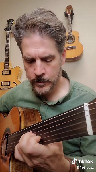 Fretless Guitar Mini-Tutorial: Avoid Playing Chords