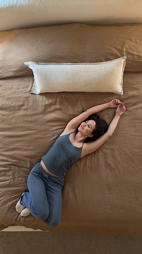 Chelsy Christina on Instagram: "A cozy bed and a good night’s sleep are always worth the investment. This linen bedding from @coyuchi is organic, the highest quality, and just gets softer with every wash. It looks as good as it feels ☁️ #ad #bedding #cozyhome #bedroomdecor #beddingdecor"
