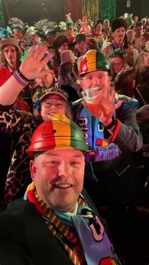 De liene zien geäöpend! 📩 SMS: LVK 25 naor 4004 D'r meug wies 20:30 oor gestump waere! Morge nao de herhaling meug d'r nóg ens gestump waere tusse 15:00 en 15:30!