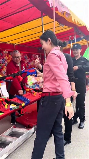 Big brother is an extraordinary archer. His posture can shake mountains and rivers#Funny