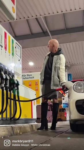 Topping off the fuel tank. I think wool will have a cold holiday season. Very cold here at the moment. -8 C I want to thank everyone again for their support this year. It’s you that keeps me going even when I struggle. I’ll be starting year 3 in this new fashion world. I’ve learned a lot this year. There have been a few difficult times, but the good times and all the wonderful people I’ve meet, far our weight the bad times. Merry Christmas and happy holidays to everyone. Clothes and shoes should