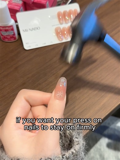 Your last-minute date nail hack. 😱#NailGlue#PressOnNails#NailHacks#DIYnails#NailSale#seehaa