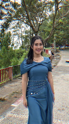 Inspirasi Dress Kebaya untuk Gaun Pengiring Pengantin yang Memukau