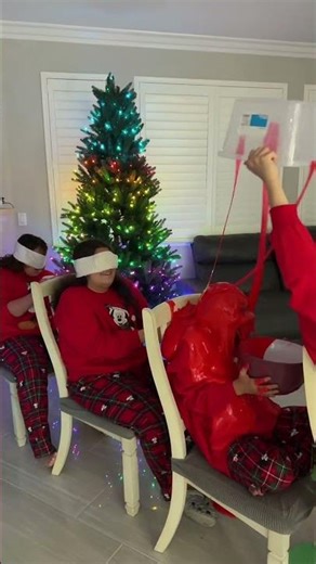 The best Christmas Photo ❤️🎄❤️ #popeyes