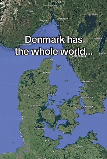 I zoomed into Denmark and didn’t expect to see this… 🌍👀 From above, it looks like the entire world map is built into the ground 🗺️ And with Denmark suddenly showing up in global headlines and political conversations 📰🌐, this feels… more than just art. Coincidence? A public installation? Or a quiet message about influence, territory and who “owns” what in the world 🤔⚖️ People are already joking that “the world is part of Denmark” 🌍➡️🇩🇰 But with everything happening right now… it’s a stra