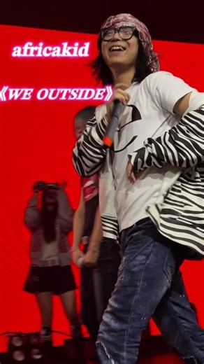 africakid非洲娃《we outside》现场live@africakid #africakid#非洲娃#weoutside#hiphop#原野追逐,afk非洲娃现场- 抖音