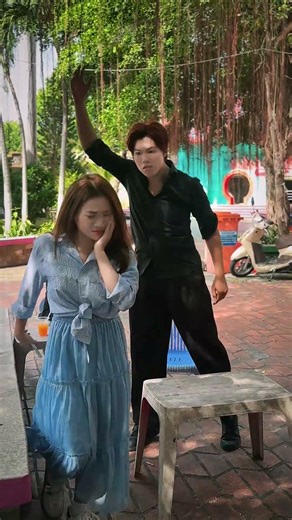 TH | Bully tried to scare her but FAILED! 😂[TRACYHERO]#kindperson #respect #help #trending #shorts