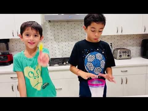 How Do Polar Bears Stay Warm? | Blubber Glove Science Experiment for Kids
