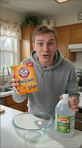 “What Happens When You Mix Baking Soda and Vinegar? 😱🧪”