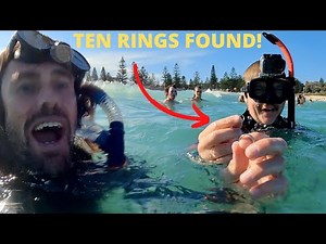 Lost Jewelry EVERYWHERE! Using underwater Metal Detectors at a Popular Beach