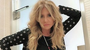 Cristina Tárrega posa semidesnuda luciendo tipazo a sus 50 primaveras