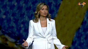 Ebba Busch hyllas efter tal i USA