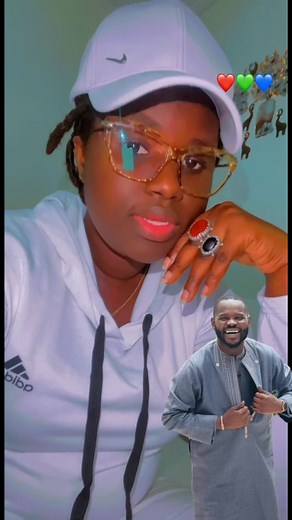 Understanding Sign Language through Expressive Gestures