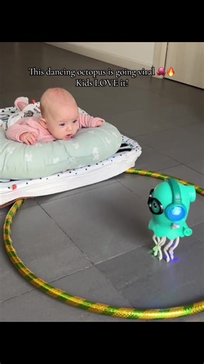 Your baby will fall in love with this adorable dancing octopus 🐙💛 Interactive, fun, and perfect for daily play.