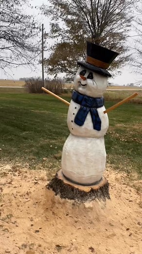 31K views · 620 reactions | #snowman #frostythesnowman | Bear Grove Chainsaw Carvings | Facebook