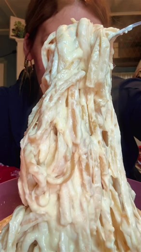 fettuccine alfredo pasta #food #mukbang #pasta #mukbangeatingshow #foodtiktok