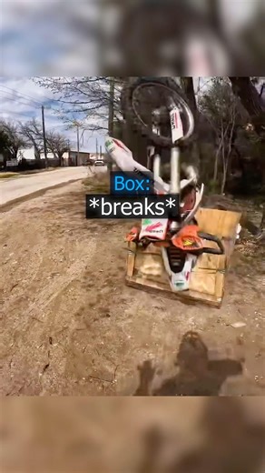 Biker Crashes the Bike !😱