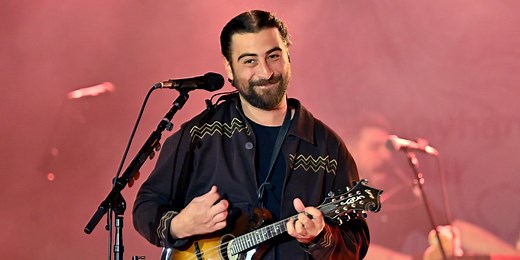 ‘The Great Divide’ Lyrics & Meaning: Noah Kahan Announces New Single & Album, Music Video to Premiere During Grammys 2026!