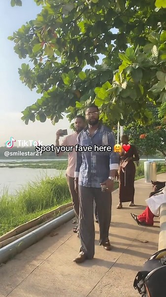 Beautiful Smile Photos of Your Favorite Actors