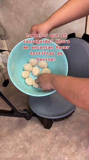 1.4M views · 6.7K reactions | Use the electric tortilla maker ceramic dish to make fresh tortillas for your next gathering! #Foodie #kitchenware #trending #tortillamaker #durable #foodgasm #electronictortillamaker #viralpost #foodlover #deliciousfood #tortillarecipe #Tortillas #homemade #healthylifestyle #easyrecipes #homecooking #trendingreelsvideo #tortillachallenge #trendingreels #tortillapress #kitchen #kitchendesign #food #viralvideo | Presa Pan | Facebook
