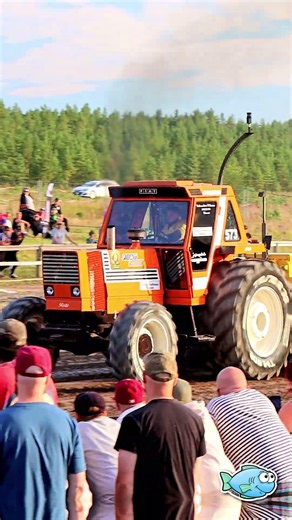 Fiat 1880 DT Super 'Rölli' beim finnischen Tractor Pulling 2024