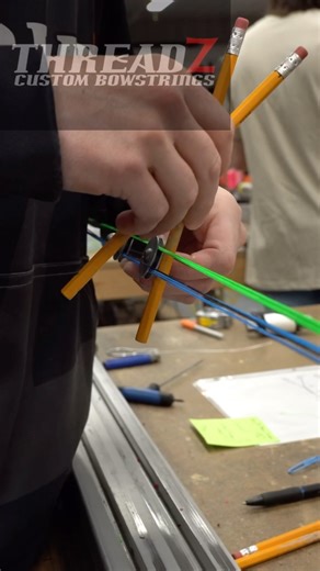 230K views · 9.8K reactions | 퐄퐥퐞퐜퐭퐫퐢퐜 퐛퐥퐮퐞, 퐚퐧퐝 퐟퐥퐨 퐠퐫퐞퐞퐧 퐬퐭퐫퐢퐧퐠 퐰퐢퐭퐡 퐚 퐛퐥퐚퐜퐤 퐩퐢퐧 퐬퐭퐫퐢퐩퐞. Have you ever wondered how a pinstripe is incorporated into a string set? Maybe this video will help you understand! #threadzcustombowstrings #bowstrings #archery #bowhunting #hunting #targetarchery #mathews #mathewslift #competitionarchery #outdoors | ThreadZ Custom Bowstrings | Facebook