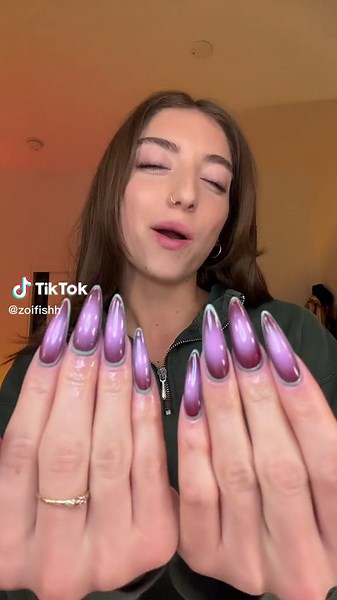 my favorite ever AHHH @nailsxanalysse 💜💚