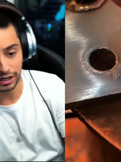 Tainá Costa Pegando Buquê em Evento Especial