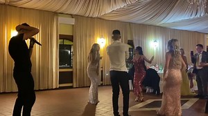 Ai o fusta cu sclipici , zici ca esti un mare Miss De iti canta Florinel , dansezi ca un Top Model 🤪 ❤️💛💙🥰 | Alina Lia- Bellissima Roma Eventz