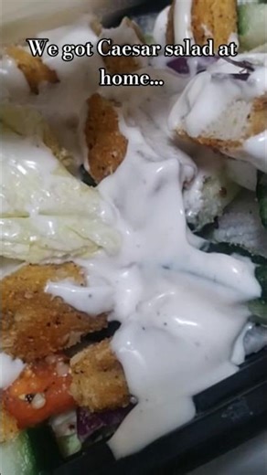 With vegan ranch! #ceasarsalad #vegansalad #sundayfood #healthyeats #saladbowl #chickensalad #food