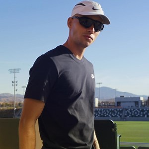 360 reactions | Nike Sportswear Descubre los tenis y prendas de ropa que más se adapten a tu estilo. ¡Compra ahora! | Nike | Facebook