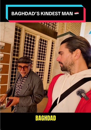 I met a very kind Iraqi man while exploring the Al-Khilani Mosque #baghdad #iraq #iraqi