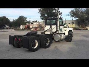 1986 Mack R688ST Road Tractor