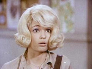 Room_222_-_1x21_-_The_Whole_World_Can_Hear_You