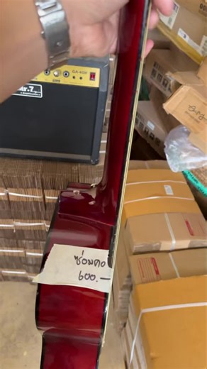 TITLE GUITAR SHOP on Instagram: "Overspeed 38นิ้ว 600บาท ค้าบ ตำหนิซ่อมคอแข็งแรงเหมือนเดิมเล่นได้ปกติ #guitar"