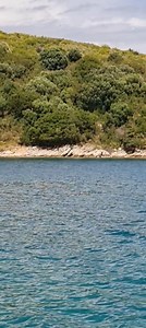 This is Agios Stefanos, near to Kassiopi. A stunning location and the only way to another great beach... Find more out how to get here, where to park and more about where to eat, drink its beaches, and more using the Corfu Travel Guide app 👍 www.corfutourist.com/corfu-travel-guide. | Corfu Tourist