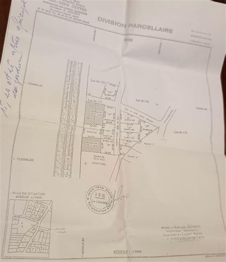 DES LOTS DE PARCELLES A VENDRE EN DEUXIÈME POSITION DU GOUDRON A AKASSATO MISSESSINTO AVEC TF PERSONNEL APRÈS SUPER MARCHÉ AFRICAGEL Superficie parcellaire : 400m² et plus Prix en fonction de la position : 15, 20 et 25 Millions Commission acquéreur 5% Tel : 2290151827841 airy | DM Immo Benin