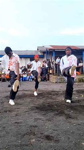 La dance étrangère est bien portante à masisi. Vivez ce spectacle des danseurs de l’institut mubambiro sake | Jean Claude Kulimushi Balkul official