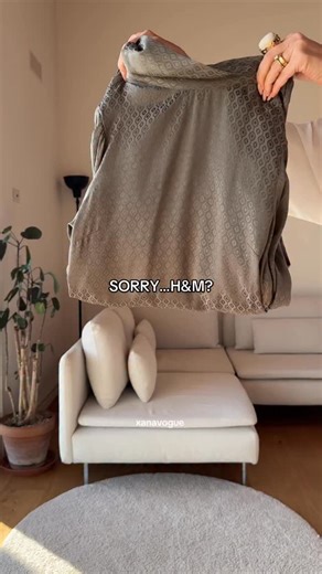 H&M dress that looks designer 🫠 “DESIGNER “ If you need 💌 (make sure you follow me or you’ll miss everything)Also in stories, October 4 highlights, bio LTK, ShopMy https://shopmy.us/collections/2686407 #hm #dress #ootn #fallfashion #fashioncreator #hmstyle #autumnstyle #fashionfinds #ootdinspo #trendingnow #quietluxury #falloutfits #fashionszn #chicstyle #satindress 🔎 hm dress,satin dress, luxury, fall outfit inspo, elegant chic look, autumn fashion 2025, fashion video, viral outfit, quiet lu