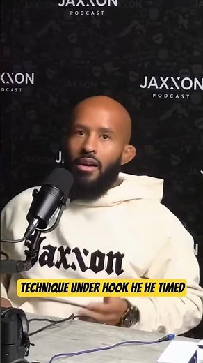 Mighty Mouse Explains His Viral Flying Knee Knockout moment #mma #goat #ufc #mightymouse