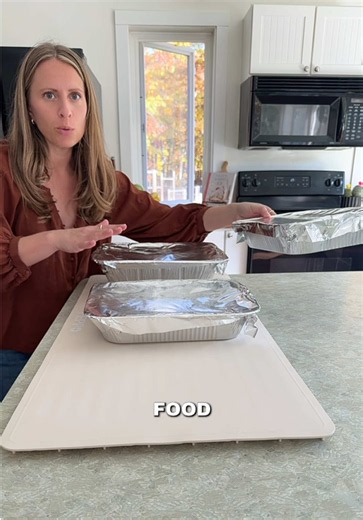 Keep the food warm this year 🍗🎄. #foodwarmer #foodwarmingmat #holidayhosting #hostingtip
