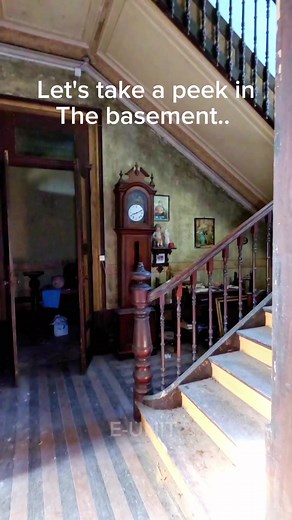 Let's take a peek in the basement.. #abandonedplaces #urbex #decay | E-Unit Adventures