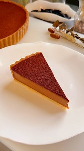 53K views · 2.7K reactions | The creamiest chocolate custard tart癩 Silky smooth, infused with tonka bean and finished with ground cacao nibs. Soft and melting, with a buttery golden tart base- a team favorite at @liana.restaurant‍ Full recipe’s now up on my Substack: https://soohyunlee.substack.com/p/chocolate-custard-tart #chocolate #custardtart #valrhona #dessert #pastry | Soohyun Lee | Facebook