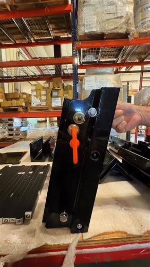 Bob's Machine - Jackplates on Instagram: "Same Kickback less Setback. Check out Bob’s 4” Hydraulic Action Series Kick-Back Jac. #BobsMachine Learn more at: https://bit.ly/bobskickback #jackplate #kickbackjack #hydraulicjack #fishing"