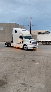 120K views · 5.5K reactions | #Freightliner #columbia | Troques DA | Facebook