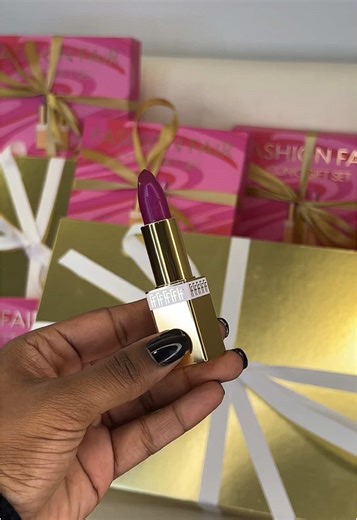 Chocolate Raspberry Lipstick: A Holiday Favorite!