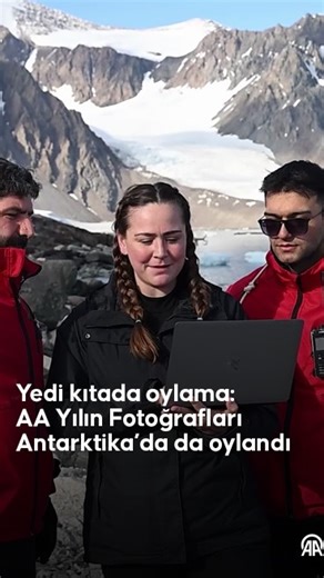 Anadolu Ajansı | Yedi kıtada oylama: AA Yılın Fotoğrafları Antarktika’da da oylandı ⁠ ⁠ 📸 10. Ulusal Antarktika Bilim Seferi ekibi, Antarktika'da Anadolu... | Instagram