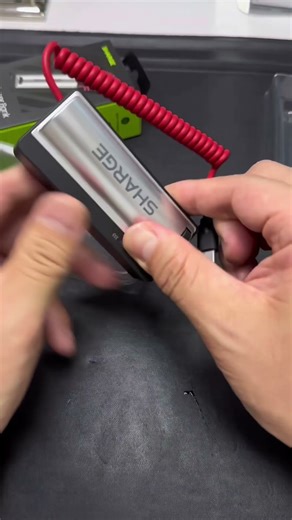 Clever structural design, stylish appearance; powerful functions, compact size, and easy to carry.