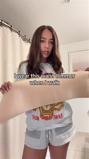 I’ve worn the SAME waist trimmer my whole weight loss journey. What can I say? I’m consistent with my routines. I’ve been using this waist trimmer daily for walking, workouts, and even around the house, and it’s one of my favorite tools for core support, posture, and that snatched feeling. It helps me stay engaged through my midsection, sweat more, and feel held in while I move. This is the exact waist trainer I wear to support fat loss, stomach toning, and waist definition as part of my weight 